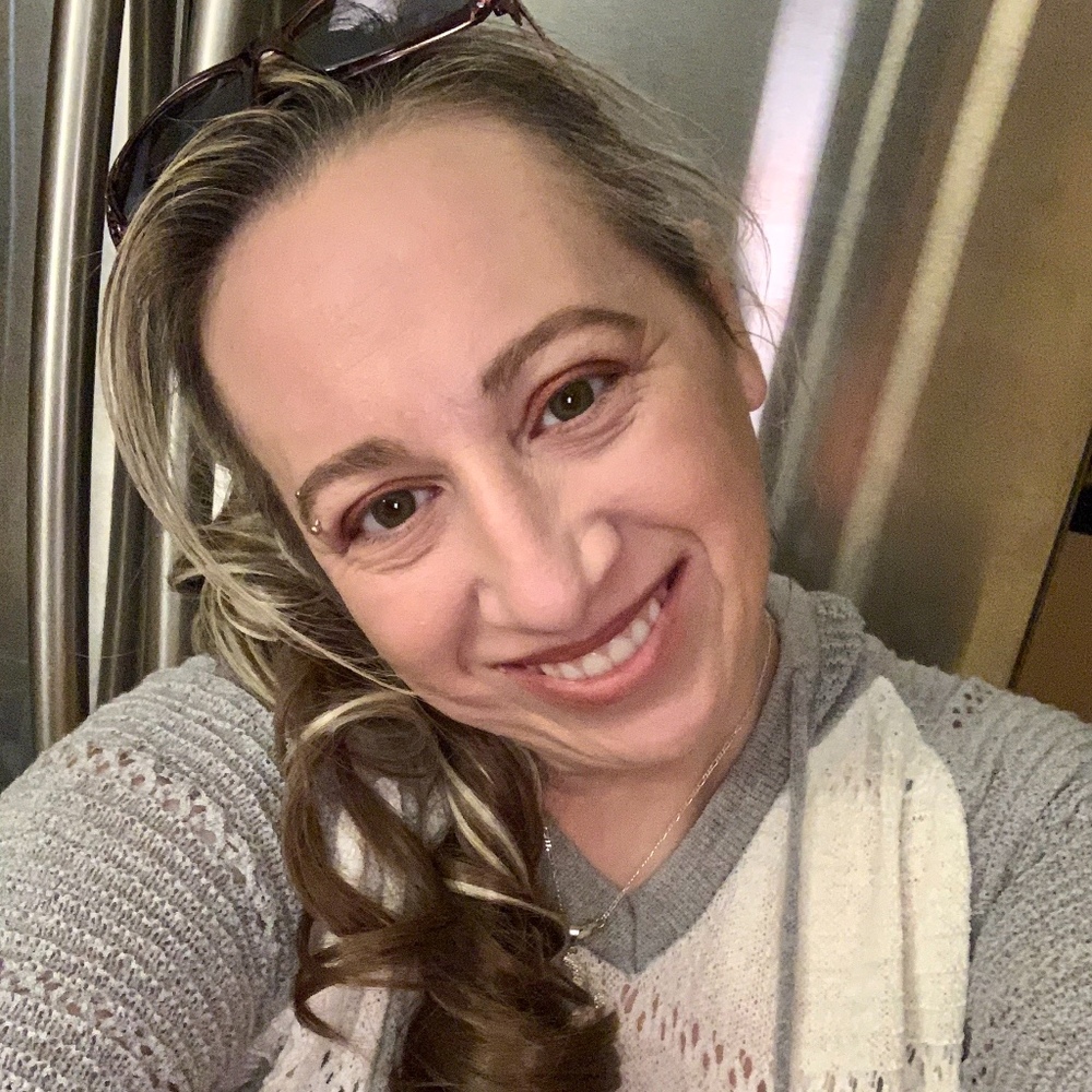 Meet your Posher, Angela